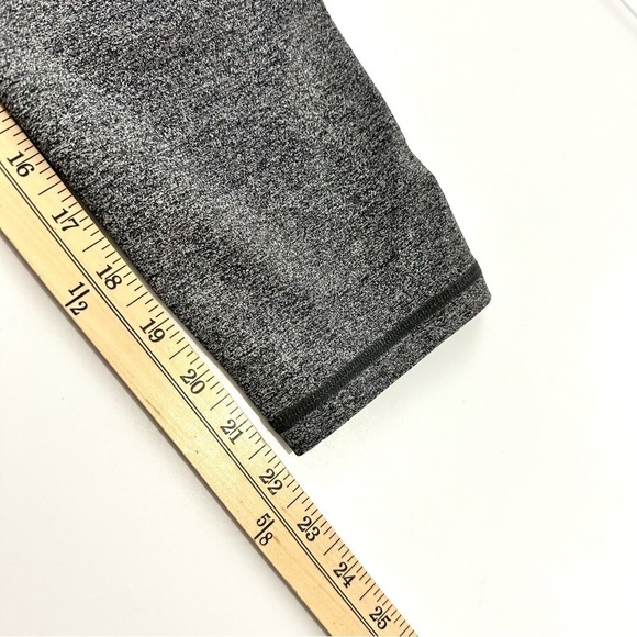 VSX Victoria’s Secret Women’s Sz M Heathered Grey Active Knockout Capri Leggings - Picture 8 of 10